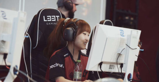 Emy покинула Counter Logic Gaming Red и перешла в VALORANT