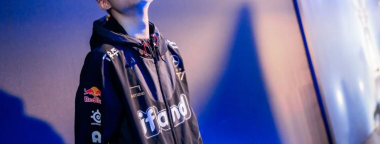 Faker принес победу T1 над JDG