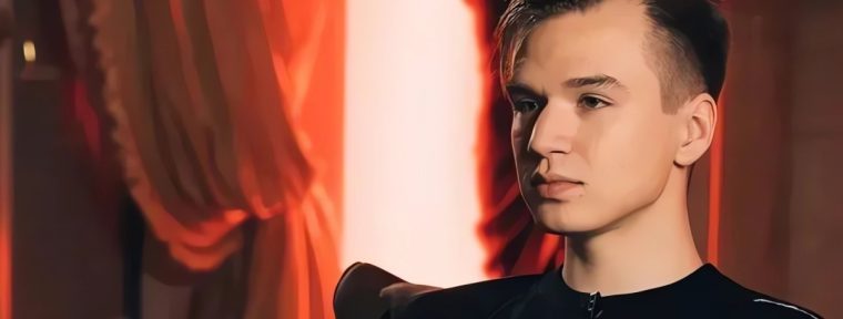 По словам Tobi, капитаном Tundra Esports является Pure~, а вся игра строится вокруг него