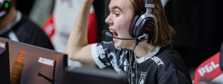 Стал известен ТОП-5 игроков CS2 по рейтингу на LAN-турнирах за первую половину 2024 года