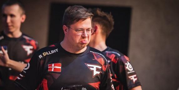 Почему все больше и больше IGL берут на себя роль "поддерживающего игрока"