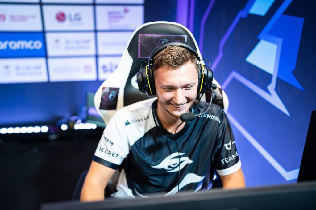 Роман &ldquo;Resolut1on&rdquo; Фоминок