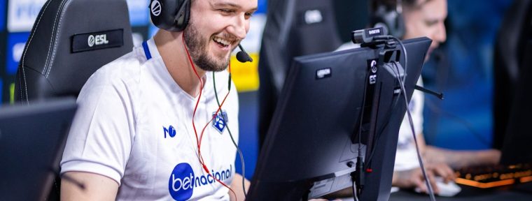 yel стал новым тренером KRÜ