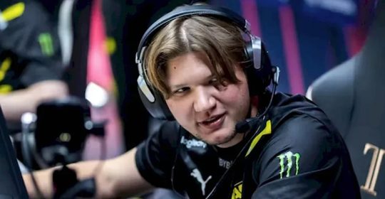 S1mple сыграет с Wall Hack против стримеров на шоу-матче от Evelone