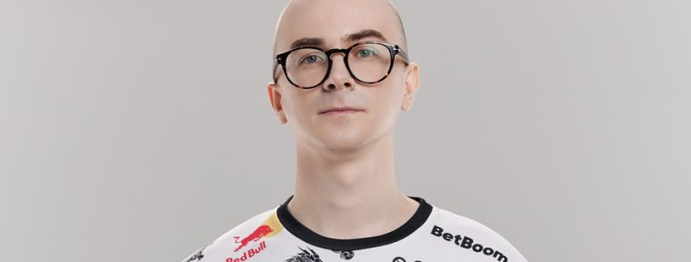 «Глобально увеличили перезарядку всего, что можно», — Sikle о патче Deadlock