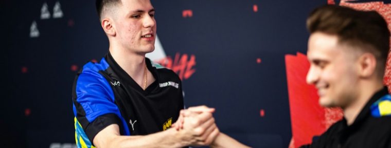 Игроки NAVI против карты Vertigo в соревновательном CS2