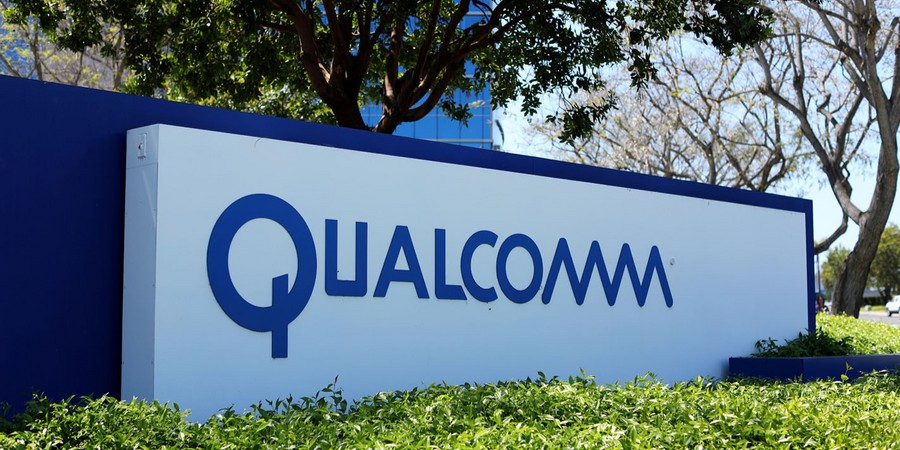 Bloomberg: Qualcomm могут отложить решение о покупке Intel до выборов в США