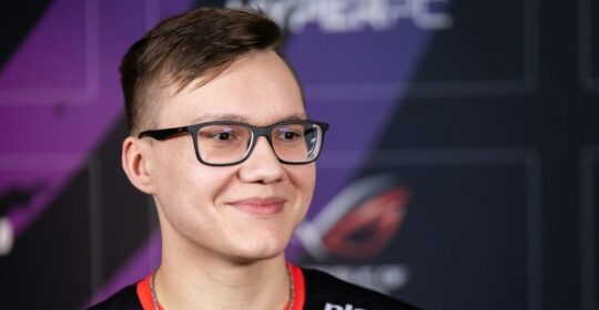 Almazer назвал фаворита турнира Majestic LanDaLan Season 3