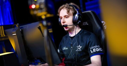 Floppy посажен на скамейку запасных в составе Compexity Gaming по CS2