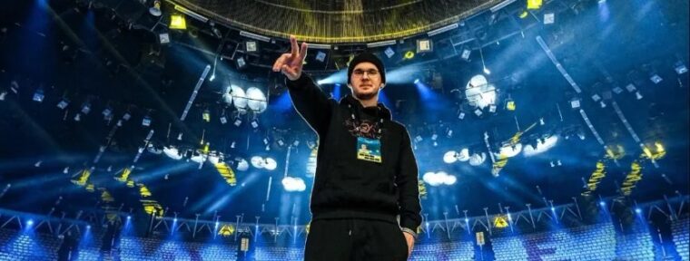 ESIC забанили украинского игрока в CS2 за 322 — он выиграл более $20 000