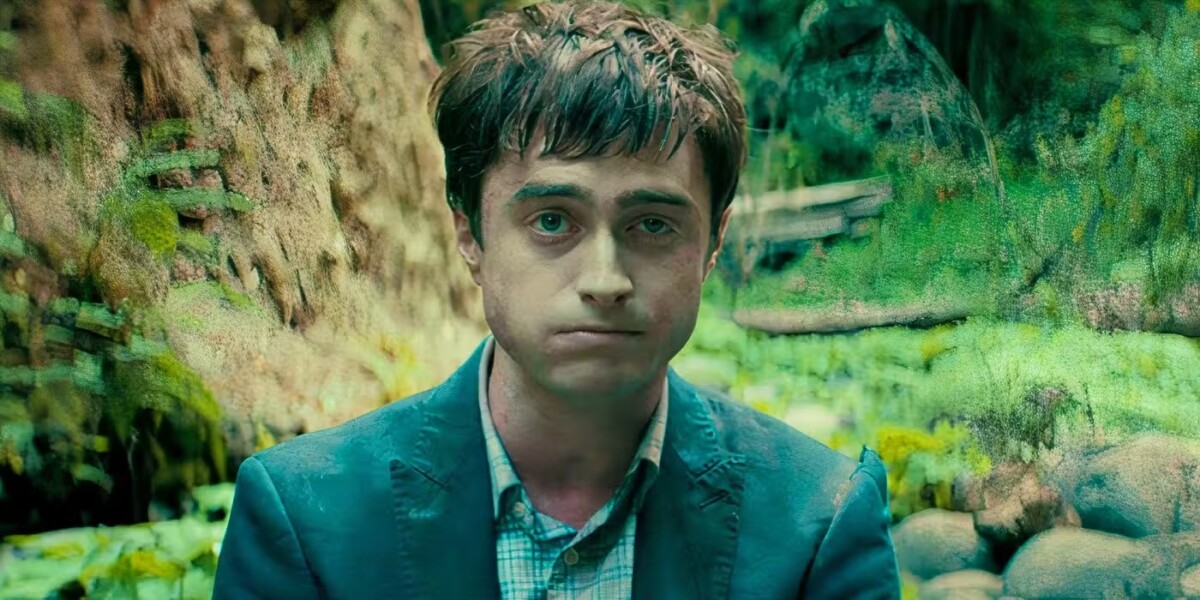 Дэниел Рэдклифф в комедии "Человек Швецарский Нож" где он отыгрывал безжизненное тело-устройство с помощью которого главный герой фильма смог выбраться с необитаемого острова