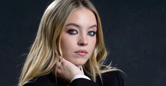 Звезда «Эйфории» спродюсирует и сыграет главную роль в триллере «Я притворилась пропавшей девушкой» от Warner Bros.