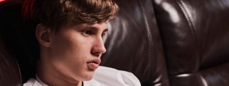 Noticed о Saksa: «Он в целом человек, который легко общается, но любит свое пространство, скажем так»