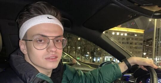 Бустер купил новую Ferrari