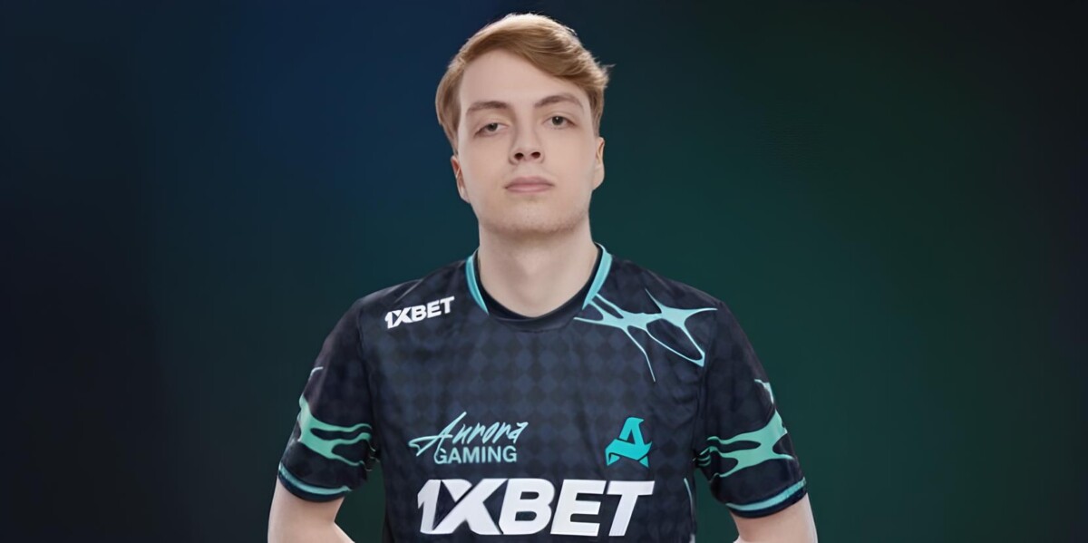 Егор “Nightfall” Григоренко в форме Aurora Gaming