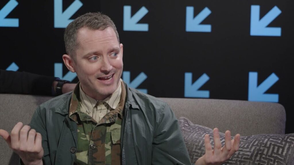 Элайджа Вуд даёт интервью на канале SXSW в 2024 году