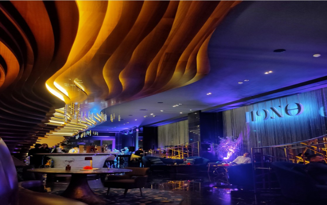 Интерьер заведения Өzen Lobby Lounge