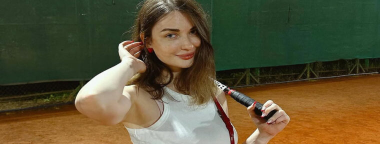 AhriNyan рассказала, общается ли с s1mple после расставания