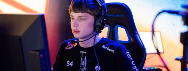 Baz и kyousuke одержали победу в шоу-матче 2 vs 8 от Evelone192