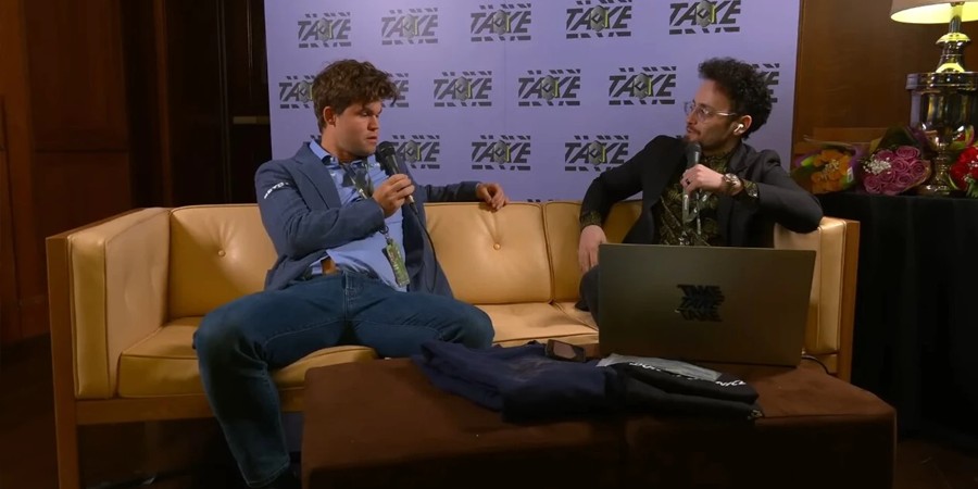 Магнус Карлсен даёт интервью в подкасте Take Take Take, одетый в те самые джинсы