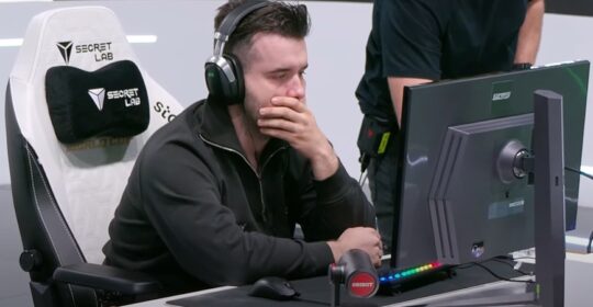 Ян Непомнящий выбыл в четвертьфинале EWC 2025 по шахматам