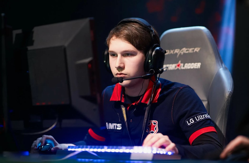 Данил “gpk” Скутин в форме Gambit на StarLadder