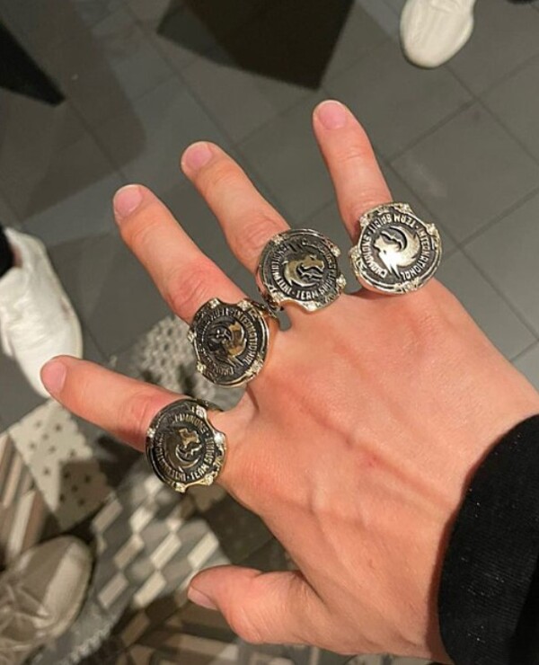 Александр “TORONTOTOKYO” Хертек надел на пальцы все перстни чемпионов TI