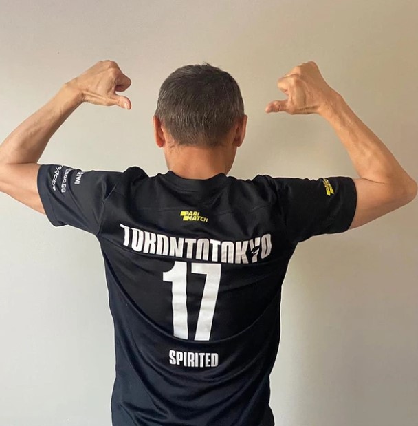 Экер Хертек, отец TORONTOTOKYO в форме сына