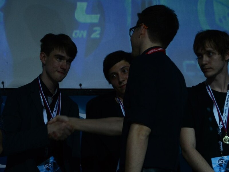 Ярослав “Miposhka” Найдёнов в составе Yellow Submarine выиграл на турнире