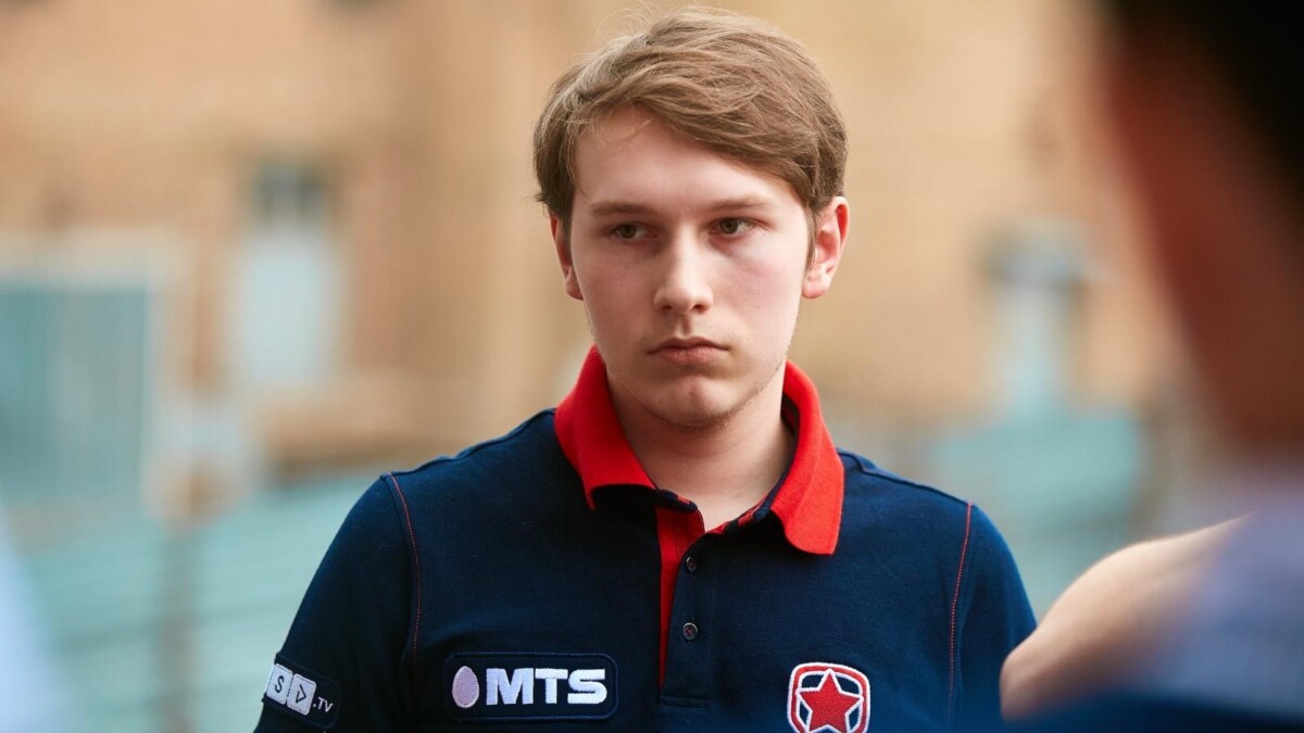 Данил “gpk” Скутин в форме Gambit