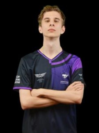 Владислав “Rein” Косыгин в форме от ФКС