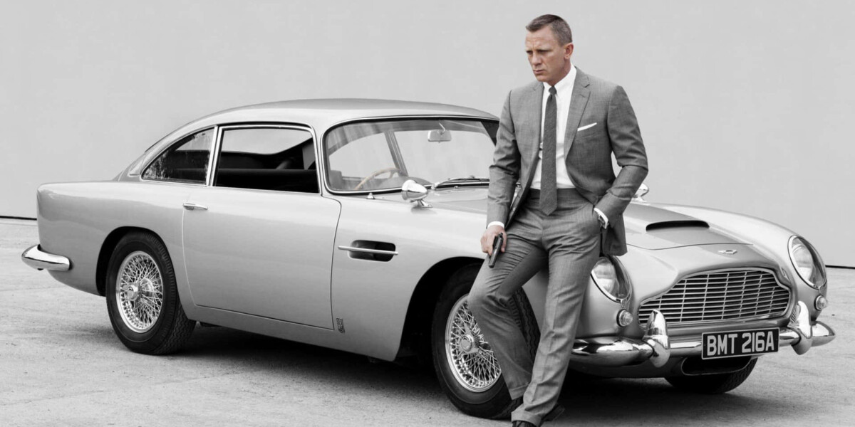 Джеймс Бонд