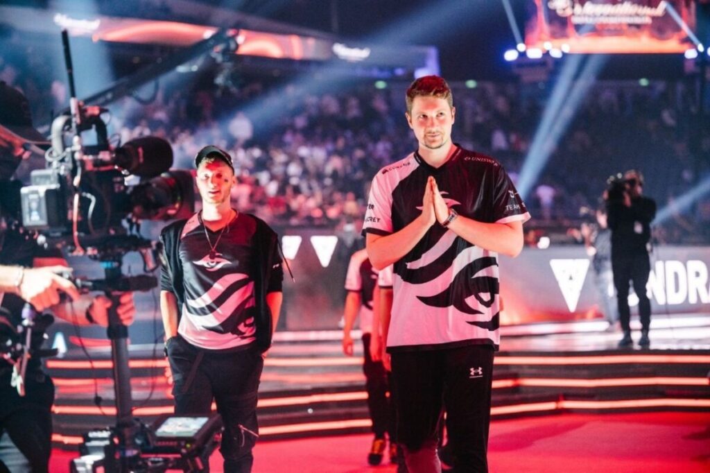 Клемент “Puppey” Иванов и Роман "Resolut1on" Фоминок на The International 2022