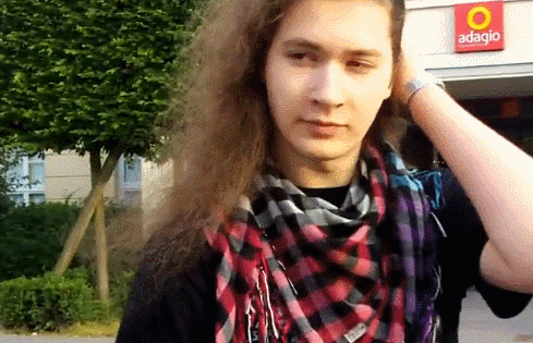 Клемент “Puppey” Иванов с длинными волосами - гифка