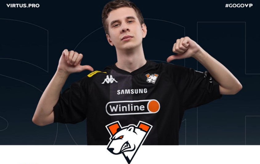 Владислав “Rein” Косыгин в форме Virtus.pro