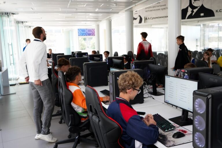 Федерация компьютерного спорта России в ВДЦ "Смена"