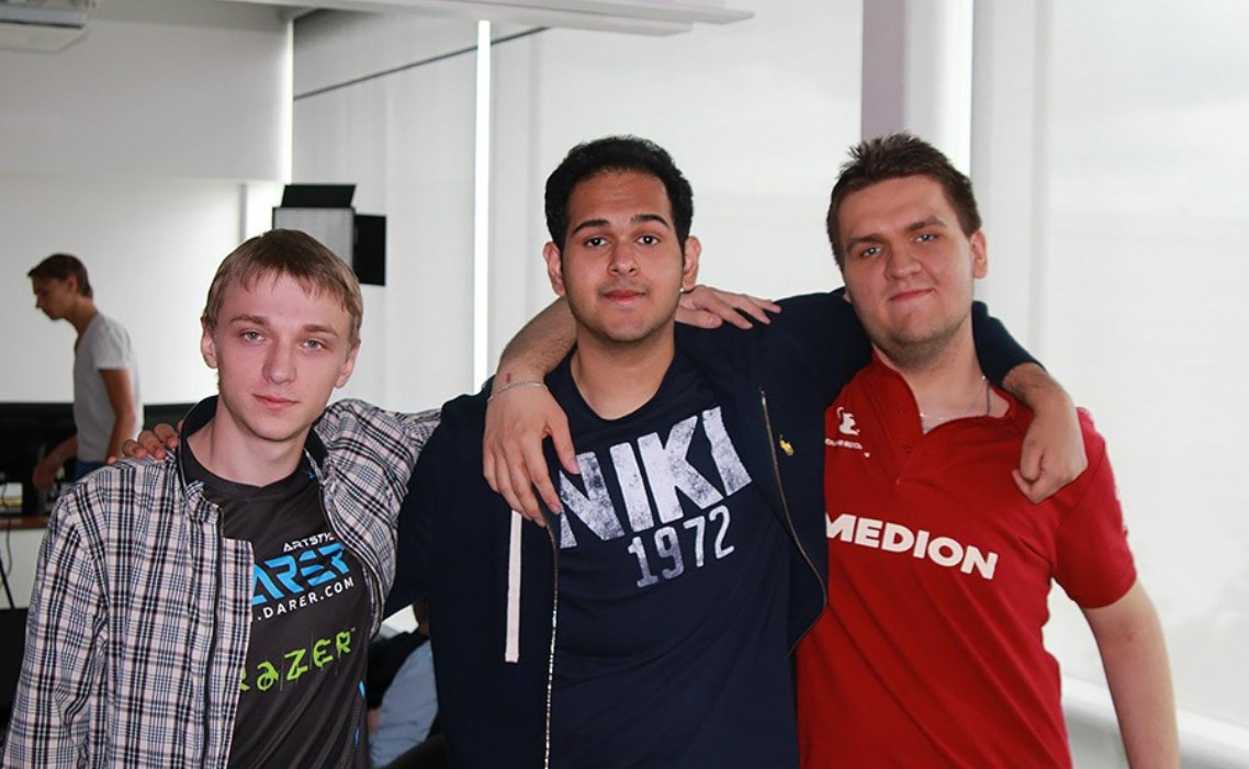 Канишка Сэм “BuLba” Сосэйл с игроками СНГ