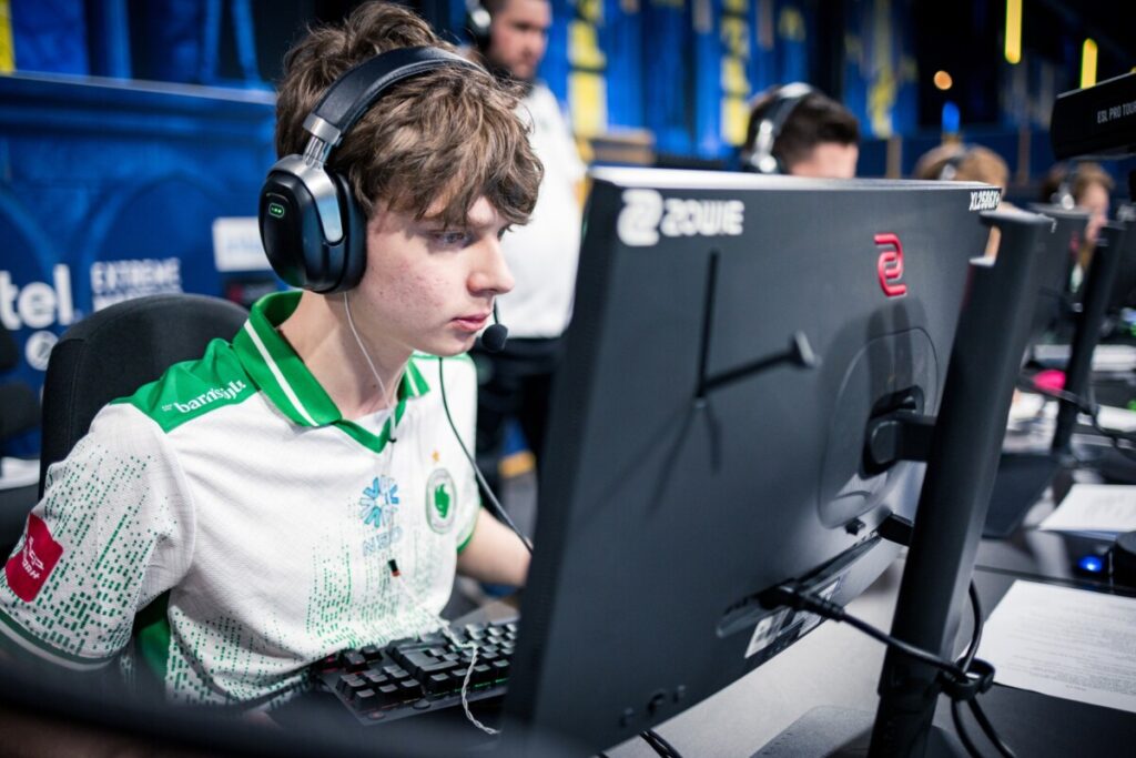 Максим "kyousuke" Лукин