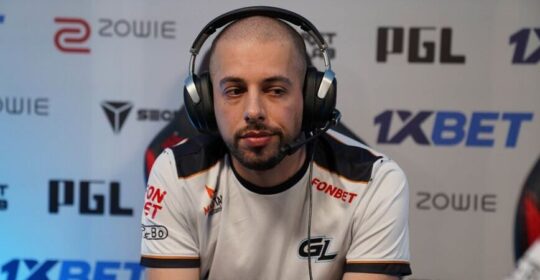 Ashhh попросил Valve исправить баг на Mirage: "Игроки уже злоупотребляют им"