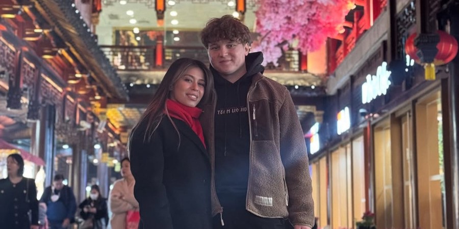 йекиндар с девушкой