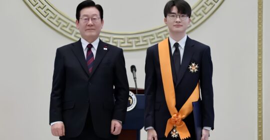 Faker получил высшую спортивную награду Южной Кореи