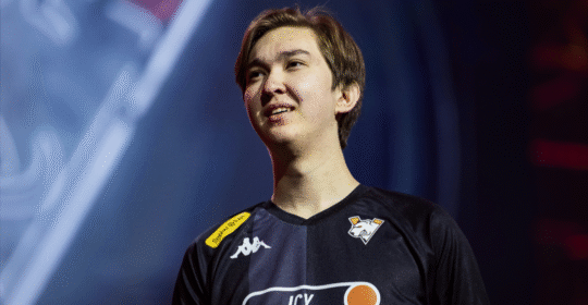 "[Устал] уже". ICY попросил выкупить его из Virtus.pro вслед за fame и FL1T