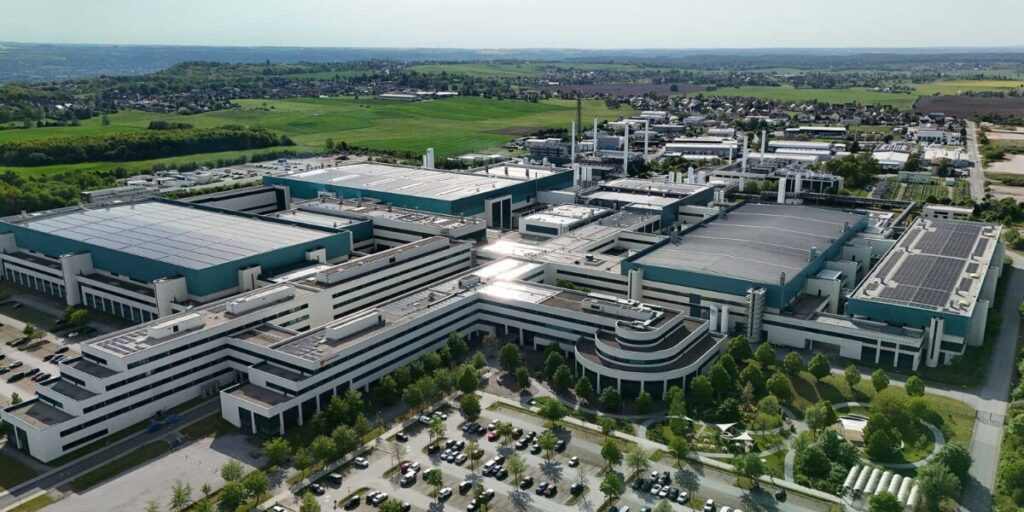 Фабрика AMD fab 30 в Дрездене