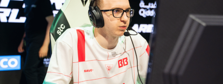 Save- стал первым саппортом с 17 000 MMR