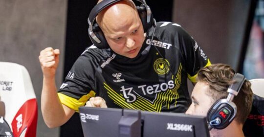 XTQZZZ ответил на критику OverDrive после сравнения ZywOo и donk