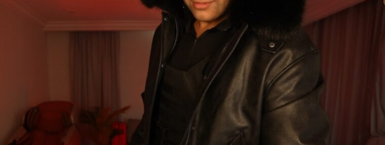 Бустер провел трансляцию в образе Леона Кеннеди из Resident Evil