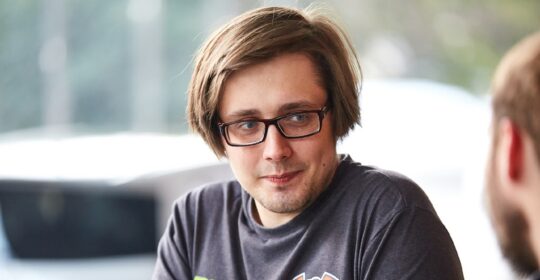 ArsZeeqq о тренере NAVI: "Рвите контракт с этим самозванцем. ВОЗЬМИТЕ АСТИНИ *** [БЛИН]"