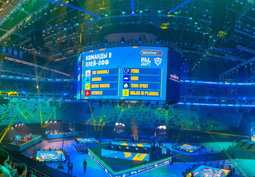 Барыс Арена внутри во время матчей плей-офф PGL Astana 2025