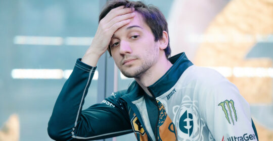 Arteezy: "Привет, разработчики Dota 2, когда выйдет патч?"