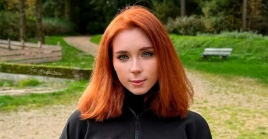 Sweetie Fox запустила YouTube-канал с летсплеями по Minecraft